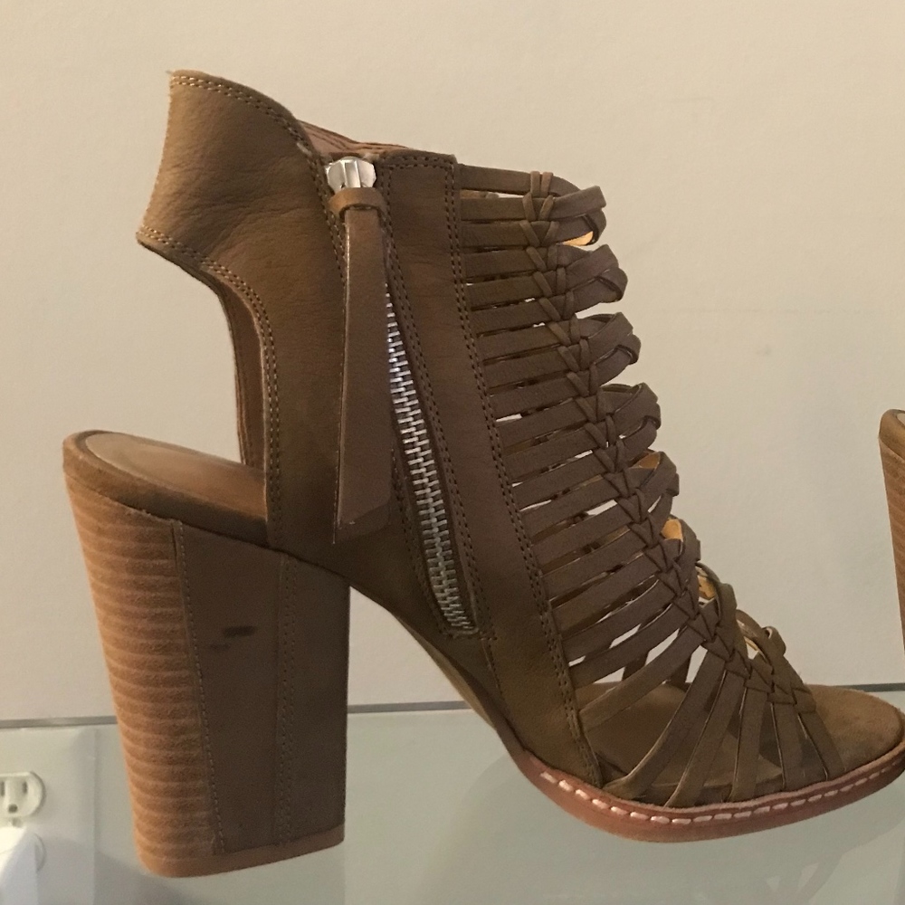 Dolce Vita Perk Cutout Suede Brown Wedges Size 8